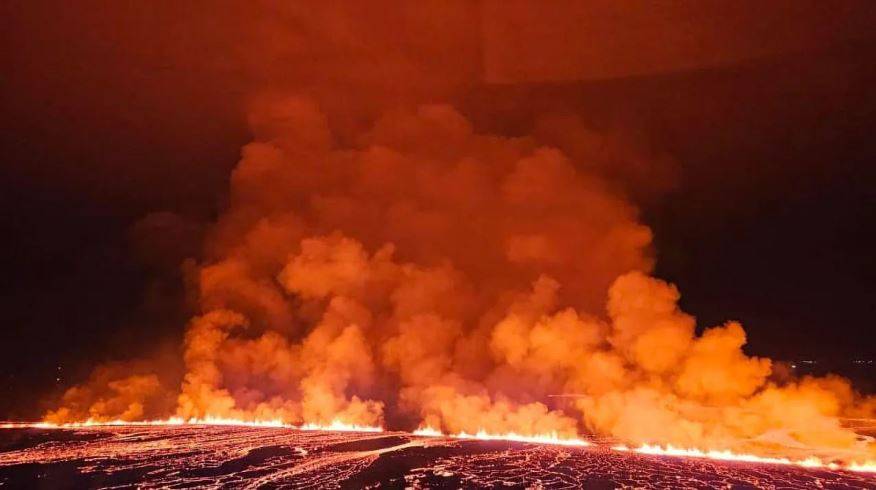 Yanardağ patladı! 50 metre yükseldi 2,5 kilometreden görünüyor 11